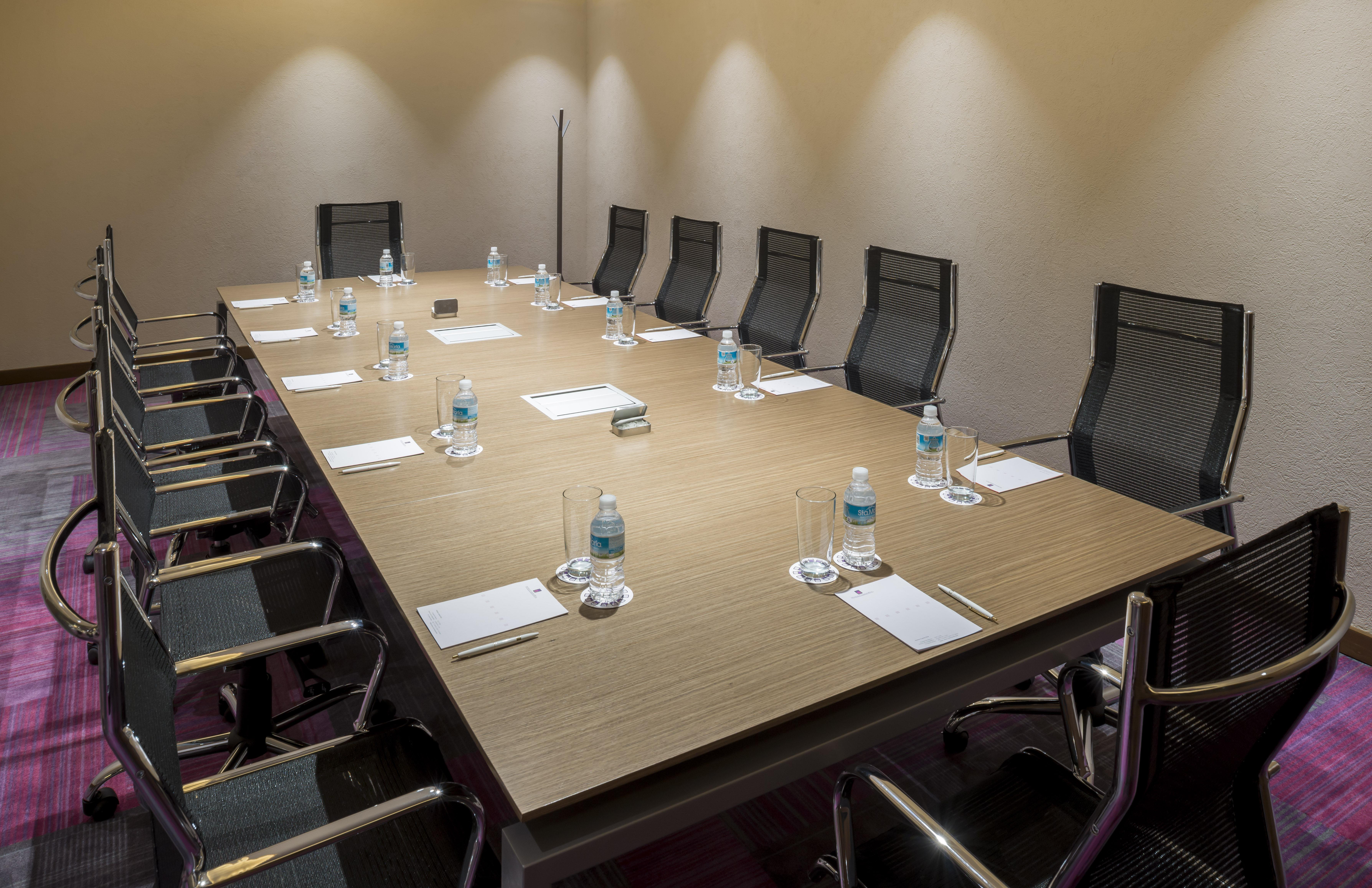 Camino Real Pedregal Mexico Hotel ภายนอก รูปภาพ A boardroom table