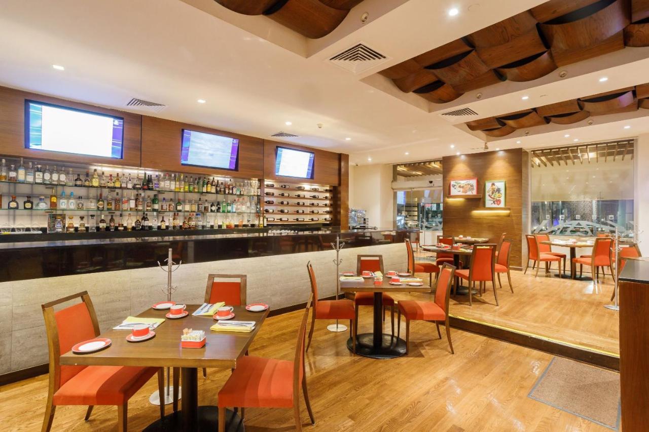 Camino Real Pedregal Mexico Hotel ภายนอก รูปภาพ The interior of the restaurant