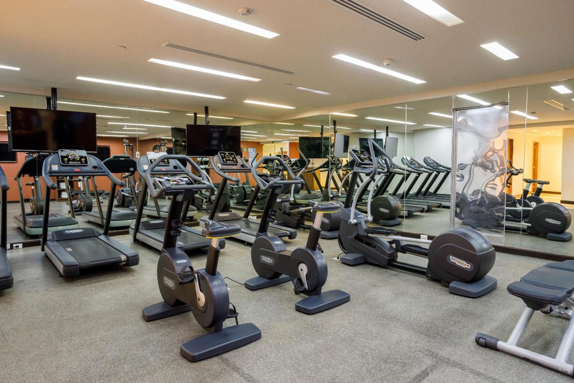 Camino Real Pedregal Mexico Hotel ภายนอก รูปภาพ A gym at a hotel